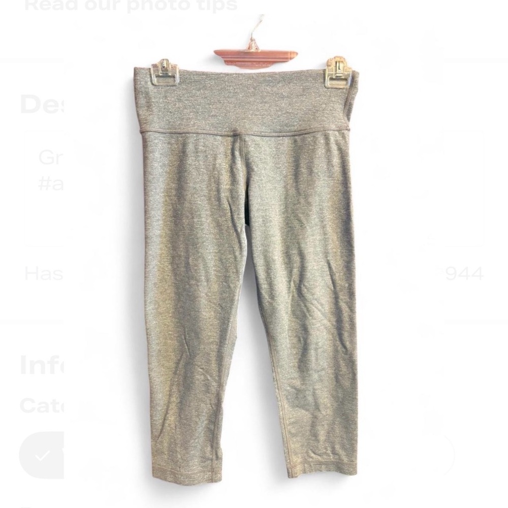 Lululemon Women's Capri Leggings Size 6 Gray Skinny Fit Activewear Yoga Gym